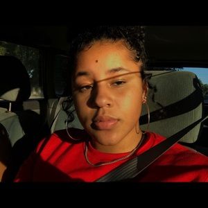 Meet your Posher, Alycia